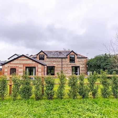 The Old Coach House - Hot Tub - Dorset Villa Pimperne Exterior photo