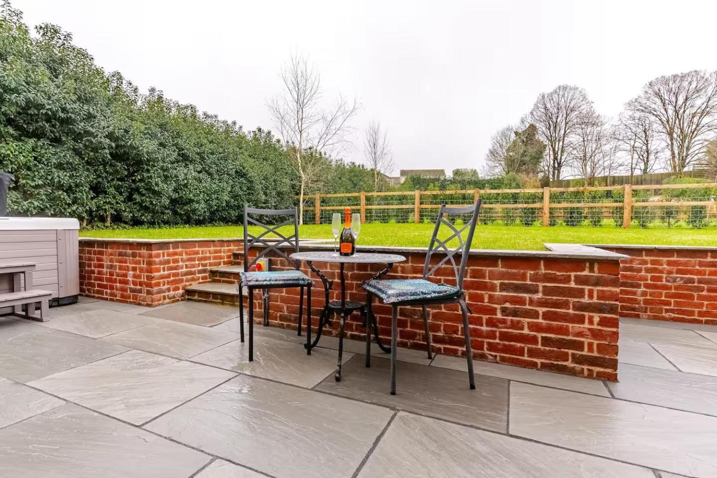 The Old Coach House - Hot Tub - Dorset Villa Pimperne Exterior photo